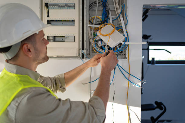 Best Commercial Electrician Services  in Eau Claire, WI